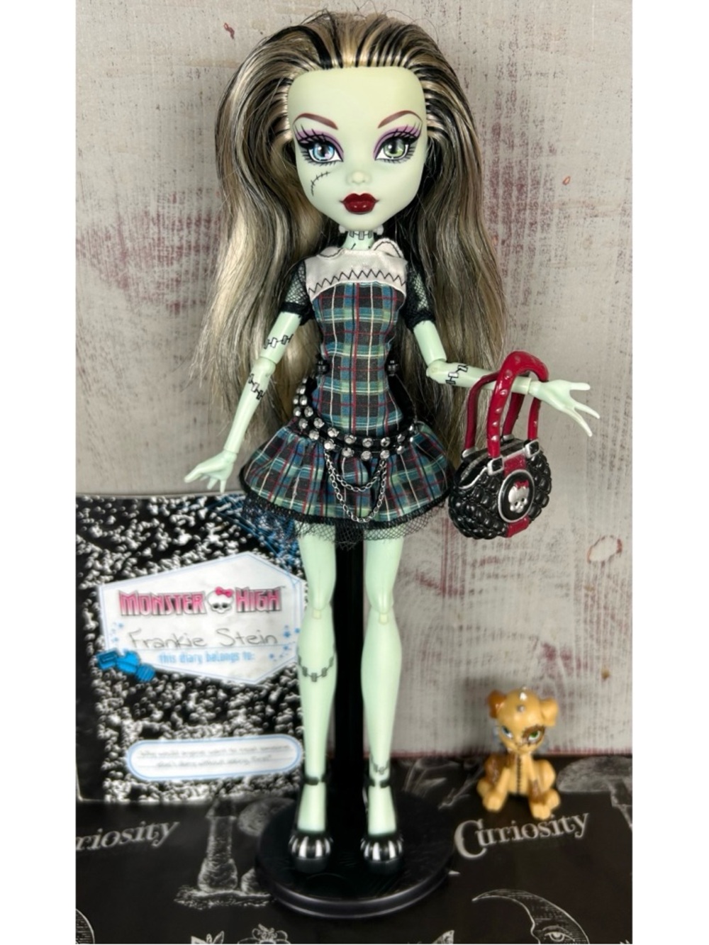 Monster High Frankie Stein Original First Wave Doll Gold Elastics
